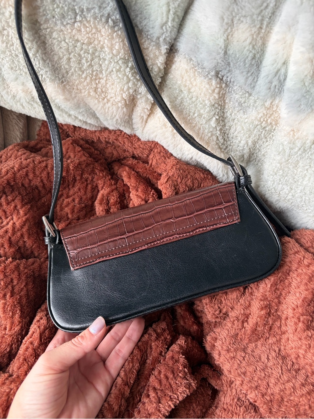 Texas Leather Shoulder Bag - Picture 3 of 6